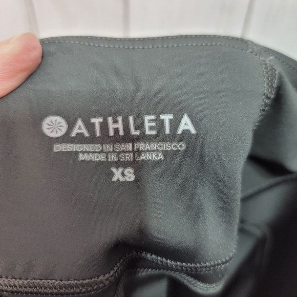 Athleta Sonic Reflective Capri Size XS Green Legging Crop Pant Style 291694. - Picture 8 of 10
